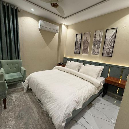 Shelton Boulevard Hotel Lahore Extérieur photo