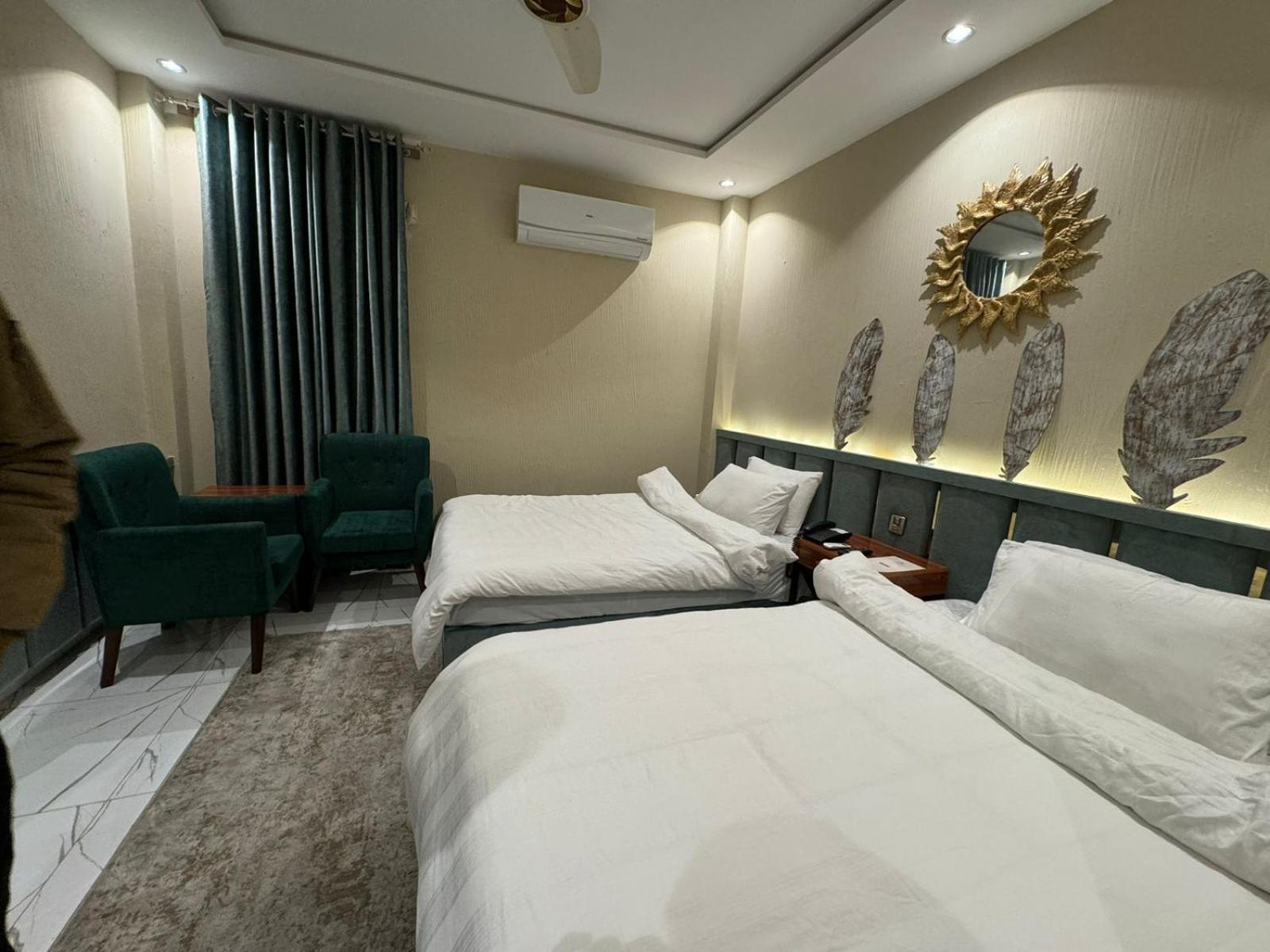 Shelton Boulevard Hotel Lahore Extérieur photo