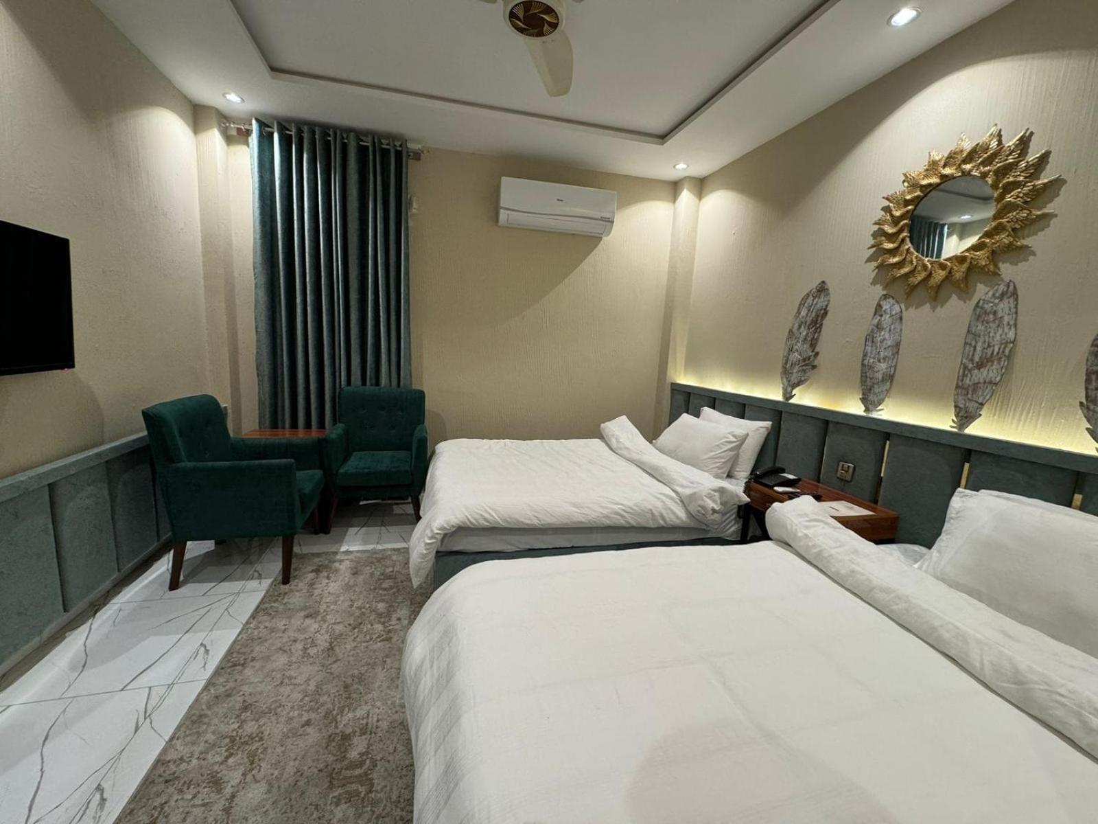 Shelton Boulevard Hotel Lahore Extérieur photo
