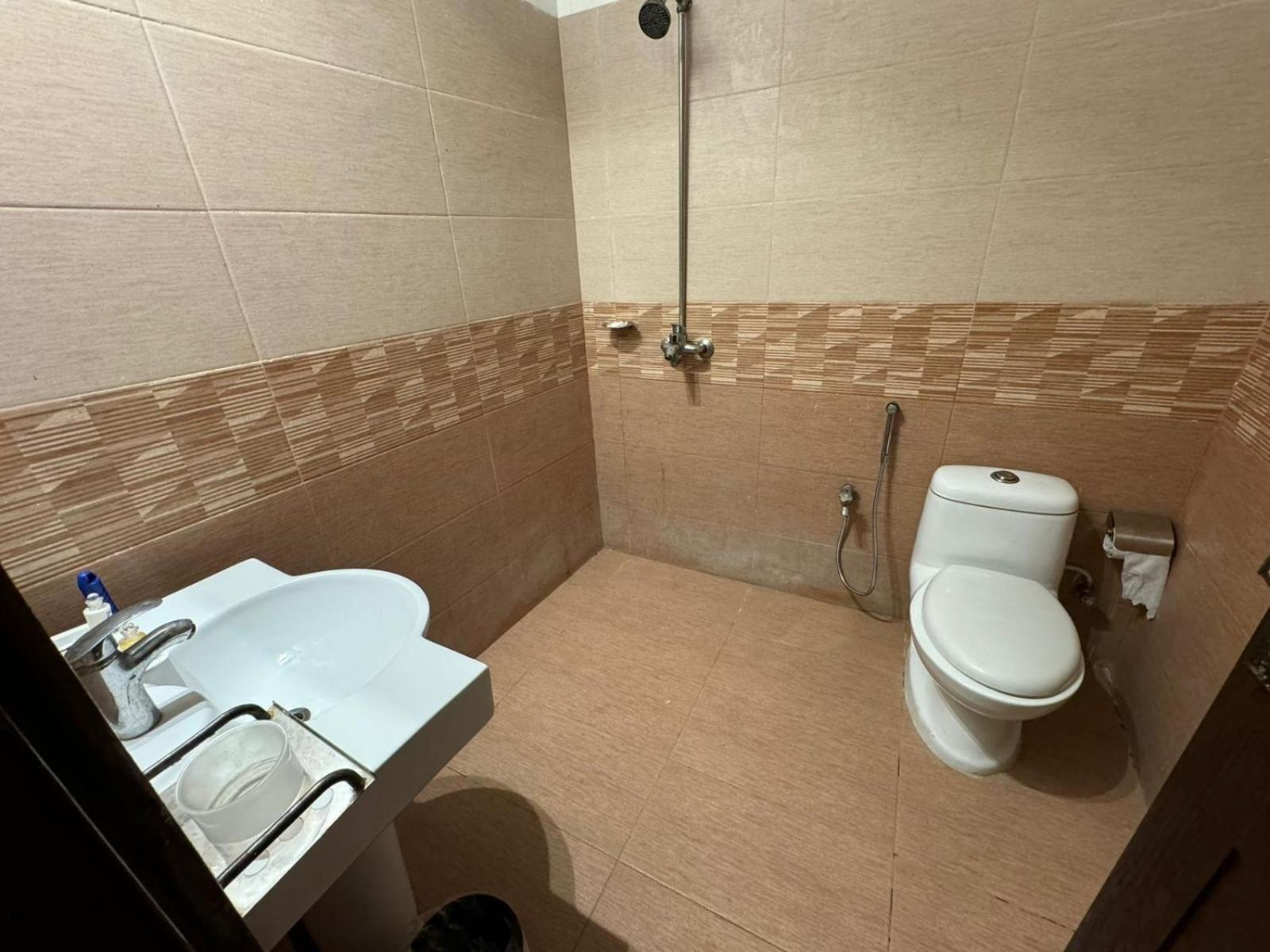 Shelton Boulevard Hotel Lahore Extérieur photo