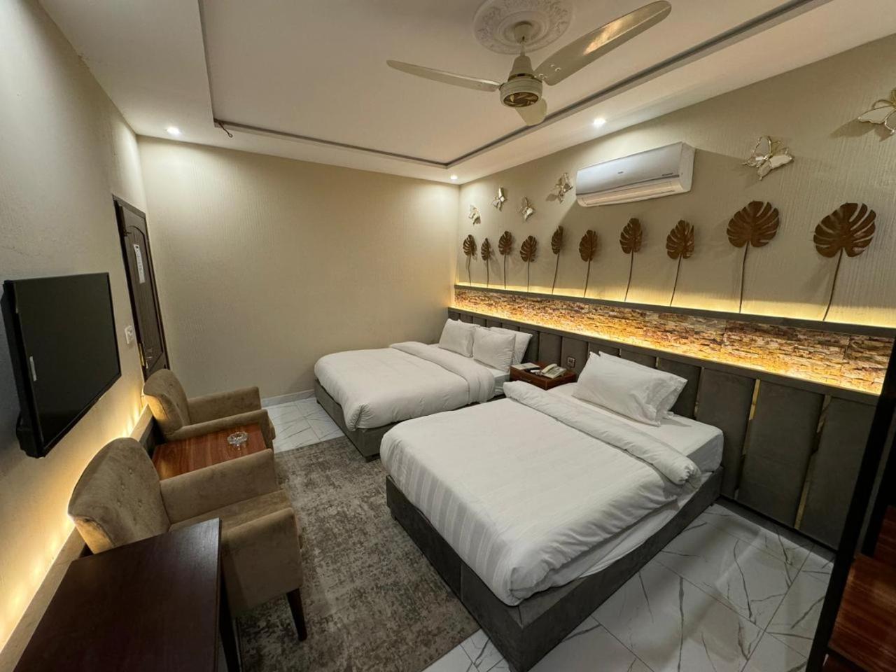 Shelton Boulevard Hotel Lahore Extérieur photo