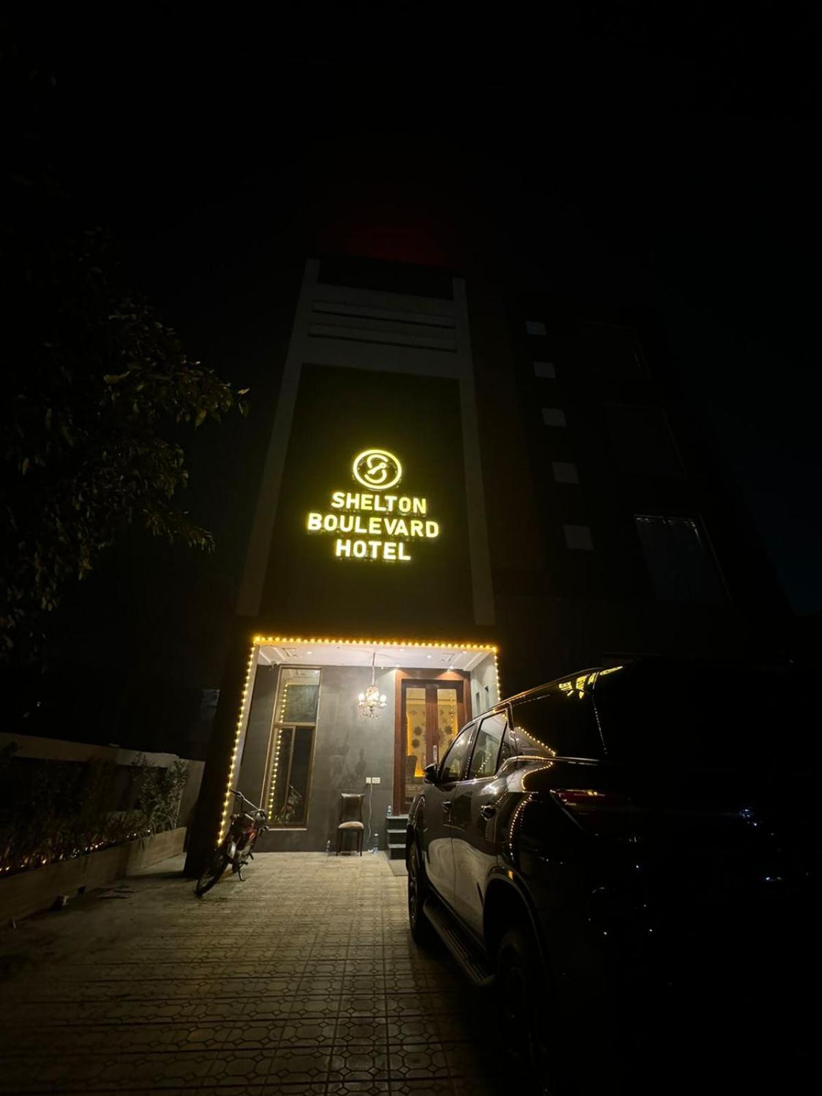 Shelton Boulevard Hotel Lahore Extérieur photo